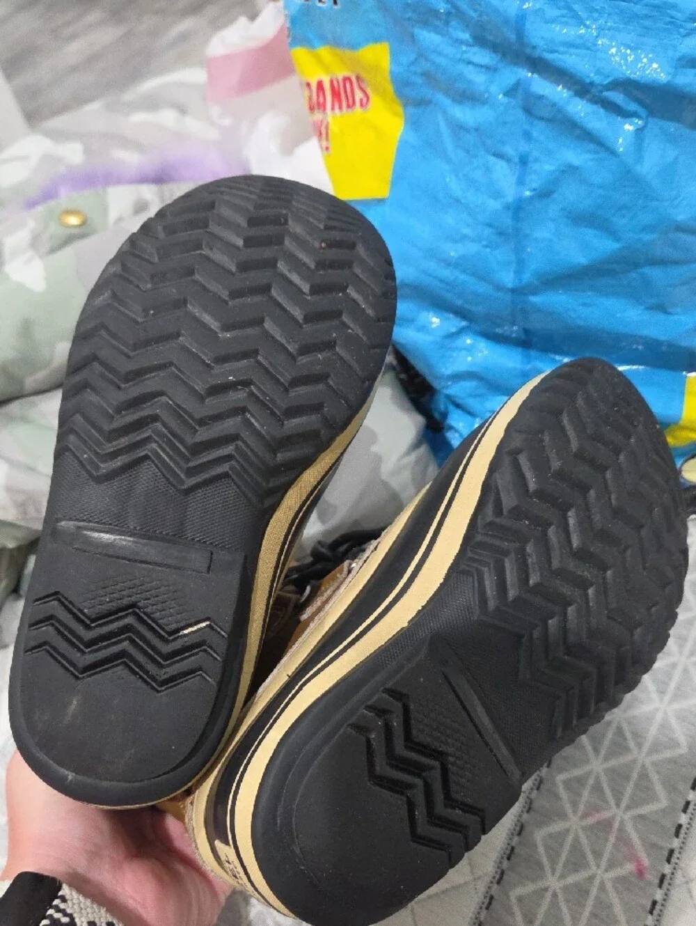 Kids Boots - SIZE 2 KIDS.